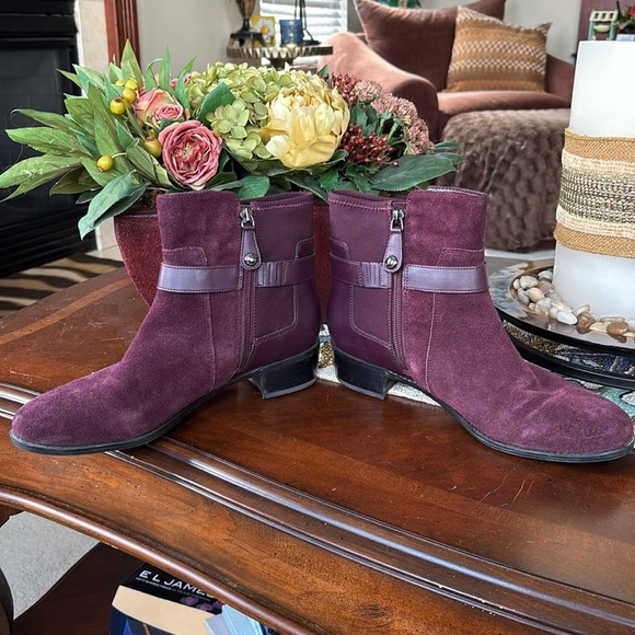 Isaac Mizrahi Live! Saran Genuine Suede Red Heeled Ankle Boots Buckle Booties - Picture 7 of 15